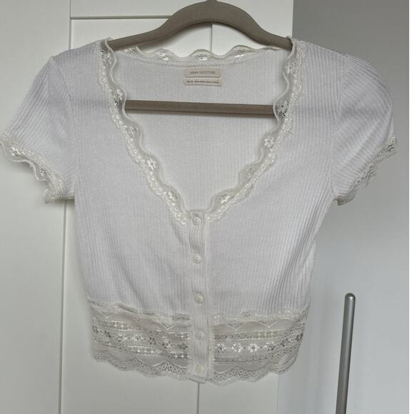 Urban Outfitters Women's Darcy Lace Trim Button-Up Cropped Top, Size XS, EUC - Picture 2 of 8